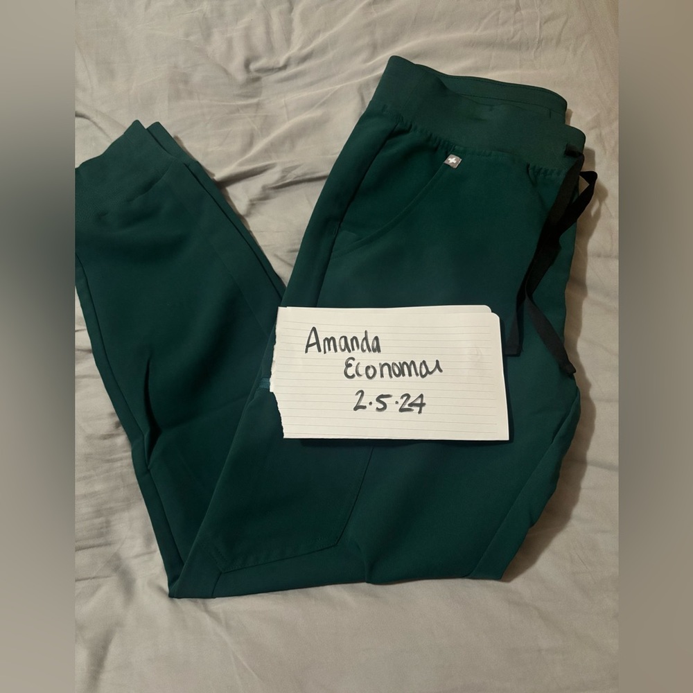 FIGS SMALL ZAMORA 🌲 FOREST GREEN NWOT